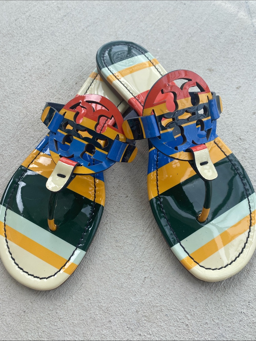 Womens Tory Burch Patent Logo Striped Thong Sandals